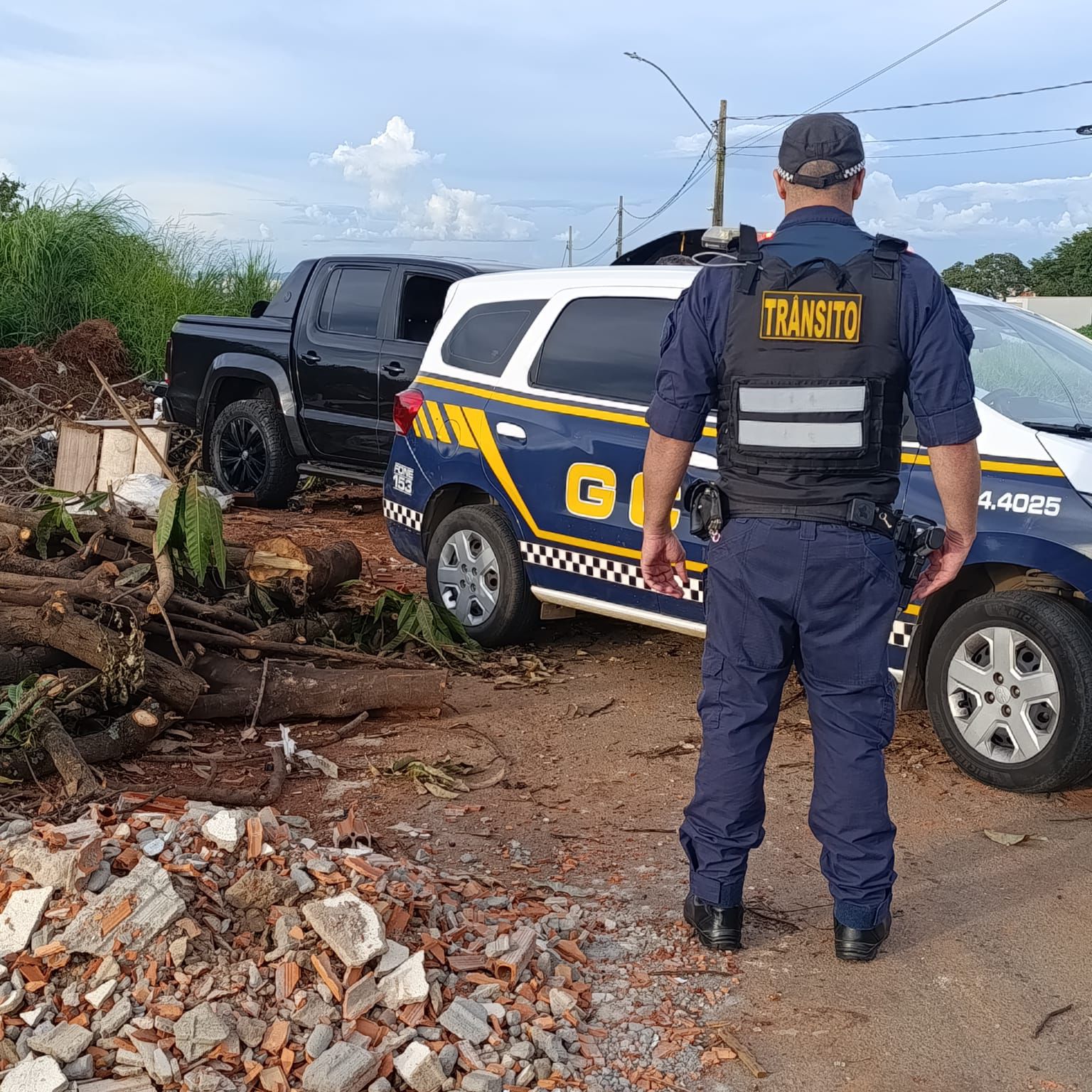 Goiânia Autua Motorista por Descarte Ilegal de Entulho