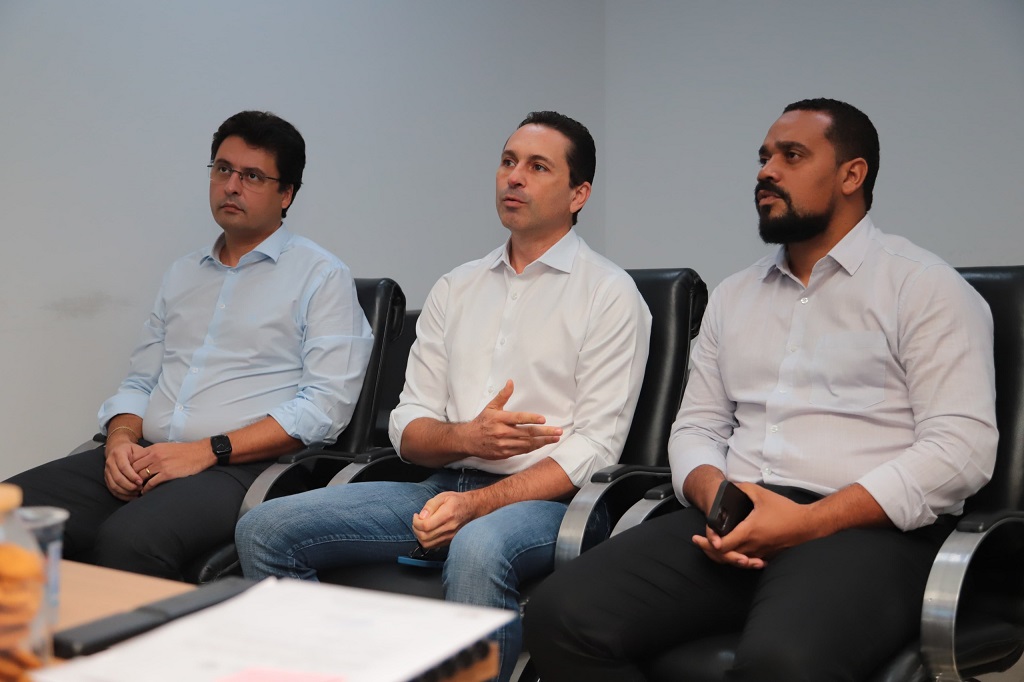 Vilela Reforça Limpeza em Aparecida e Anuncia Grande Mutirão Contra Dengue com o Apoio de Caiado