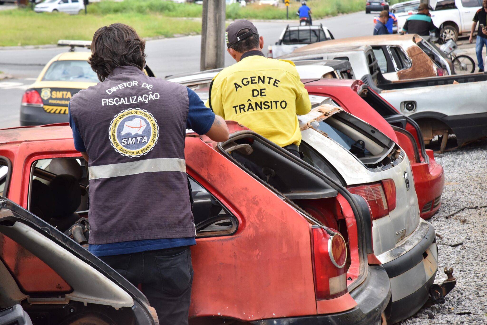 Aparecida Inicia Operação para Remover Carcaças de Veículos nas Ruas