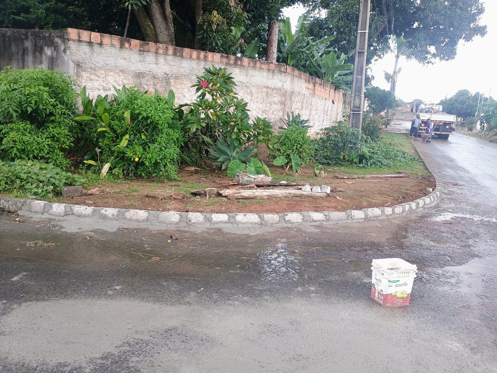 Seinfra Remove 14 Toneladas de Resíduos de Rede de Drenagem no Jardim Itaipu e Regiões Próximas