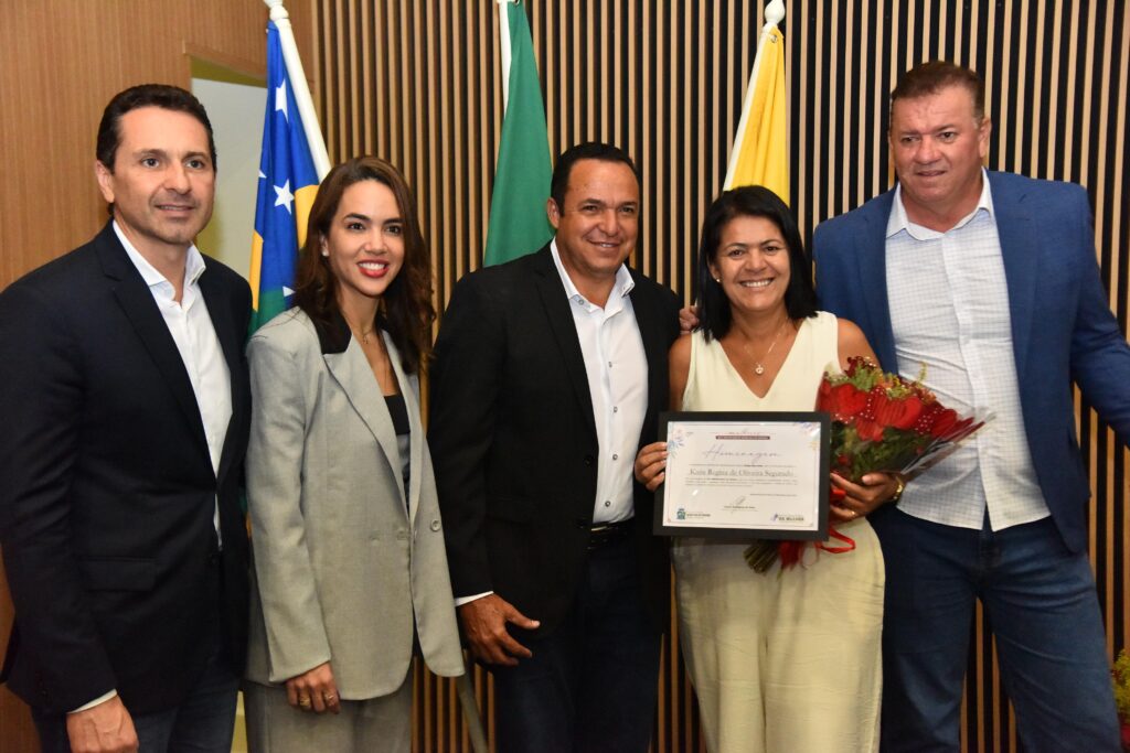 Vilela homenageia mulheres de Aparecida e reforça luta pela igualdade