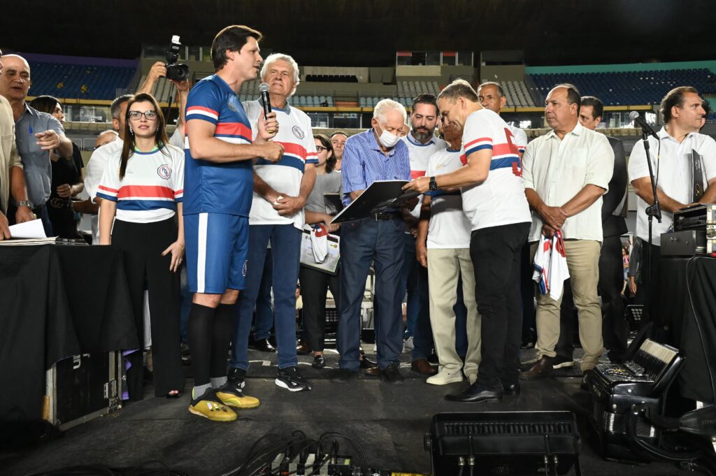 Prefeito Sandro Mabel celebra 50 anos do Estádio Serra Dourada