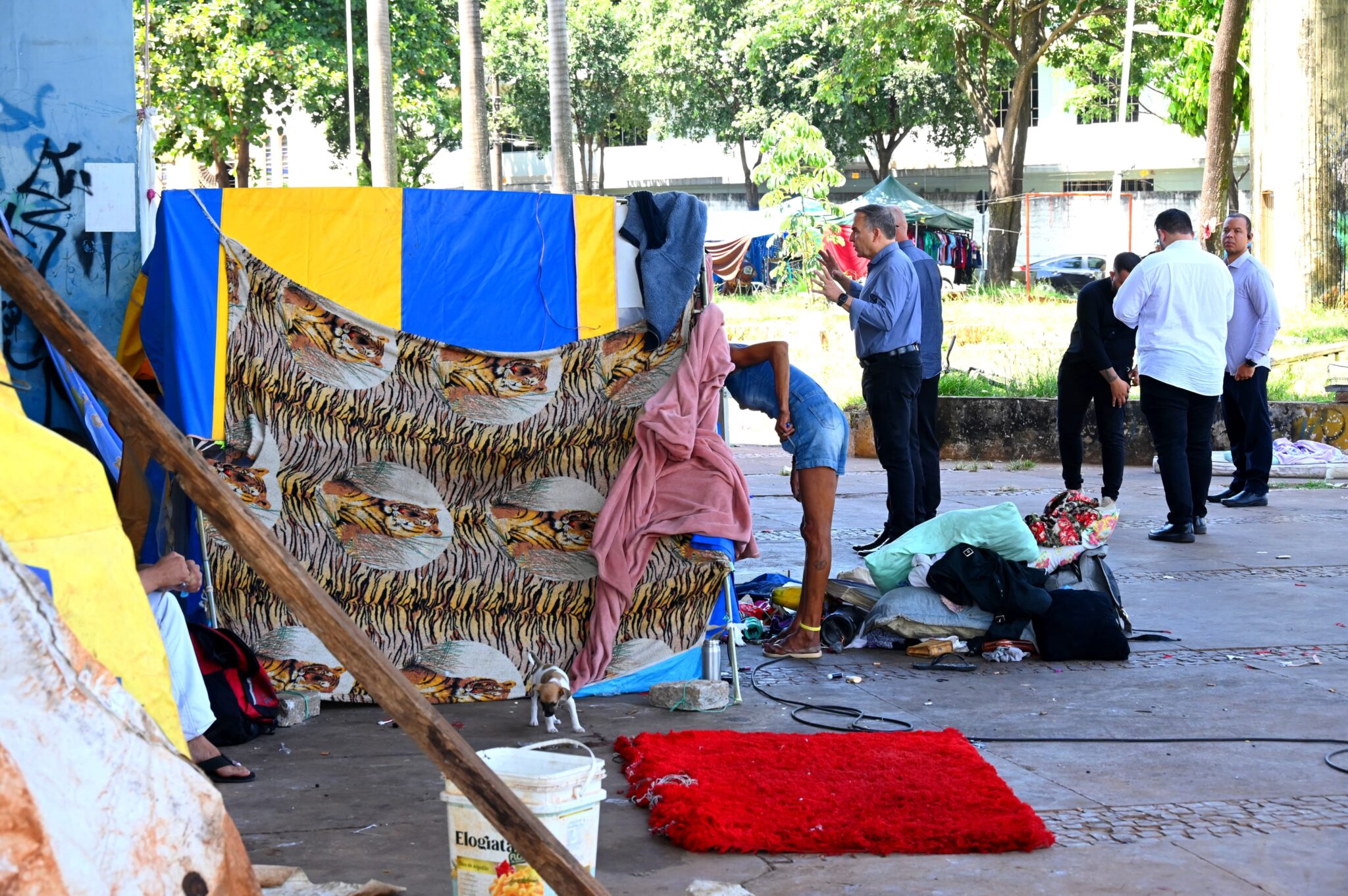 Prefeito Sandro Mabel reafirma compromisso com dignidade para pessoas vulneráveis