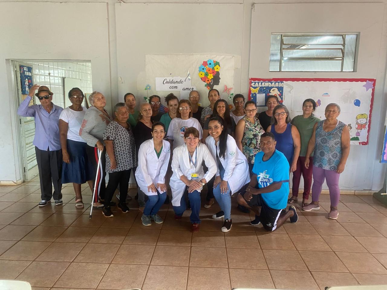 Semasdh promove alimentação saudável entre idosos em encontro no Cras Curitiba