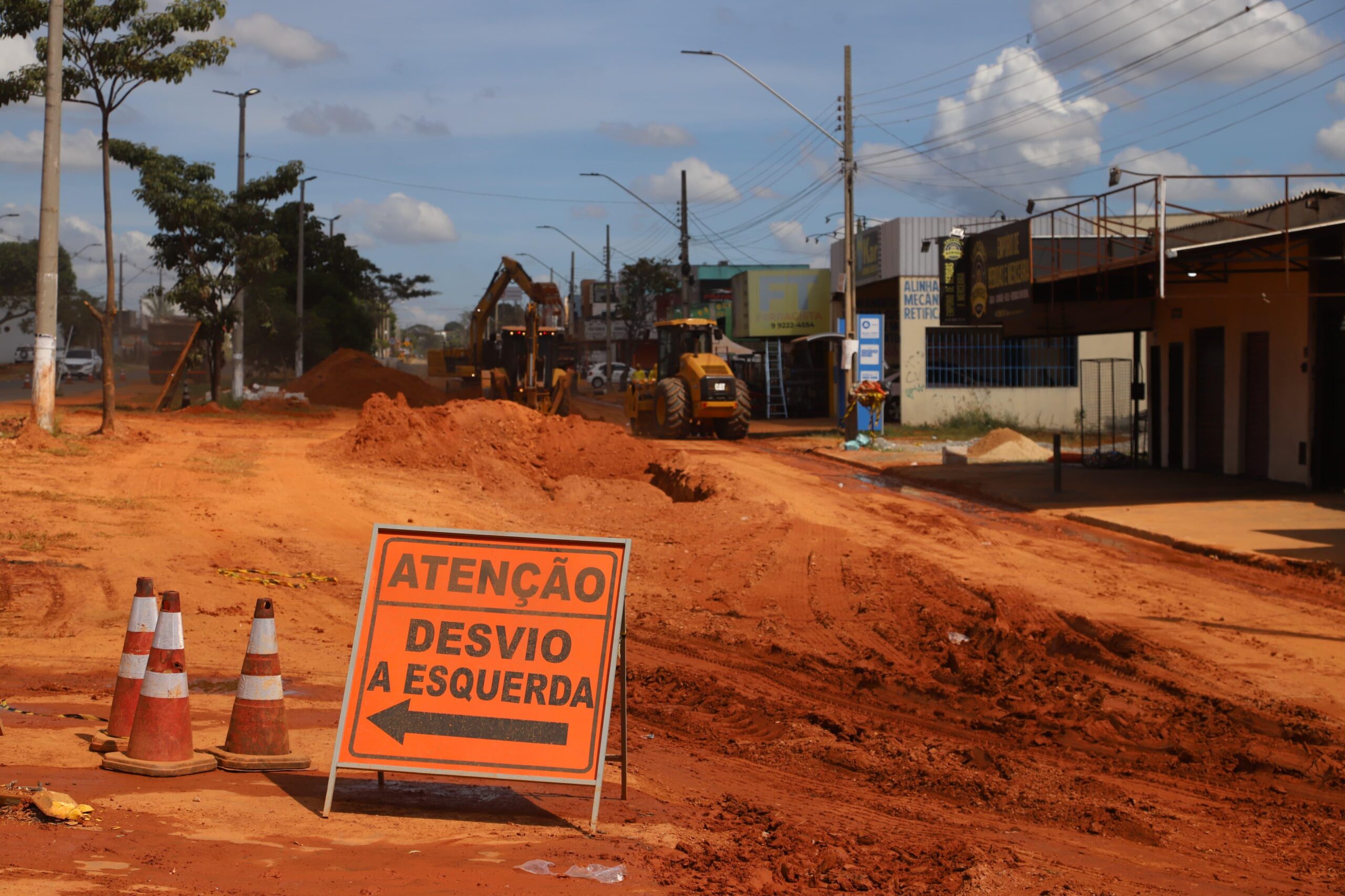 Obras na Avenida das Nações: Desvios garantem trincheira e novo eixo viário