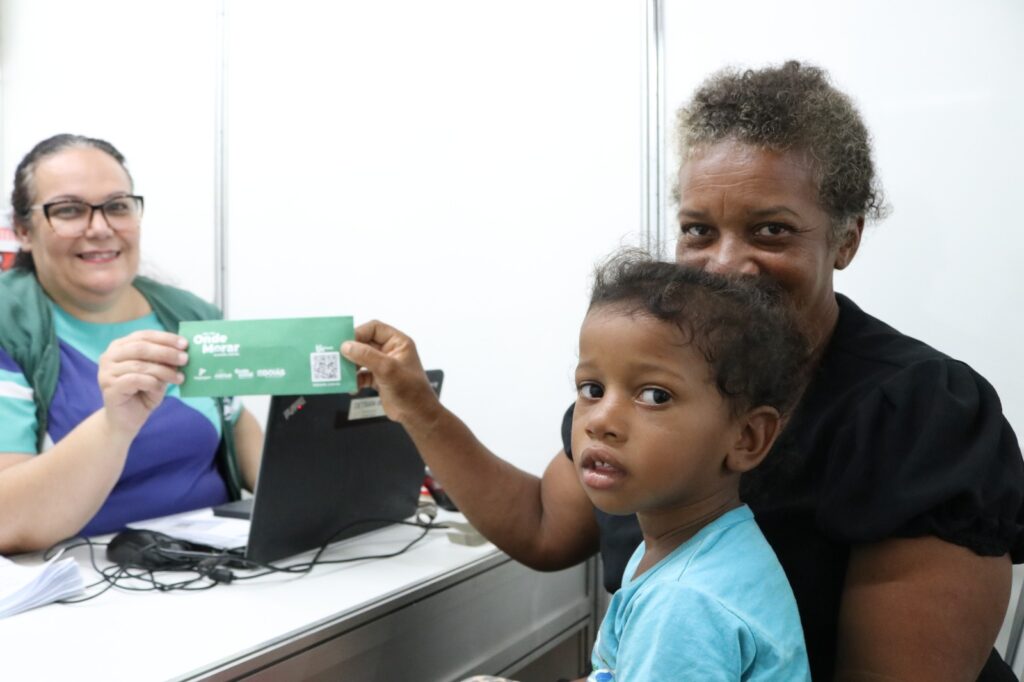 Agehab entrega 22 cartões do Aluguel Social em Goianésia