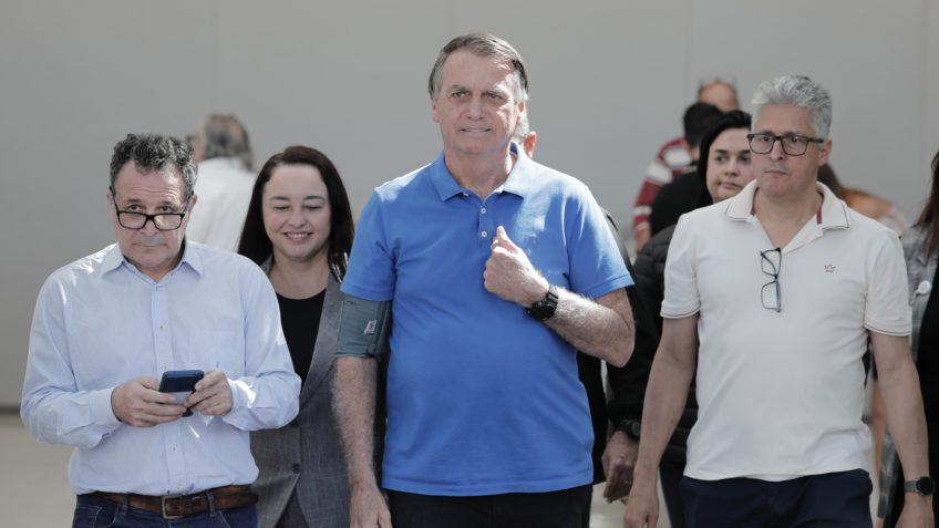 Presidente passa mal em Goiás e é tratado para pneumonia viral sem internação