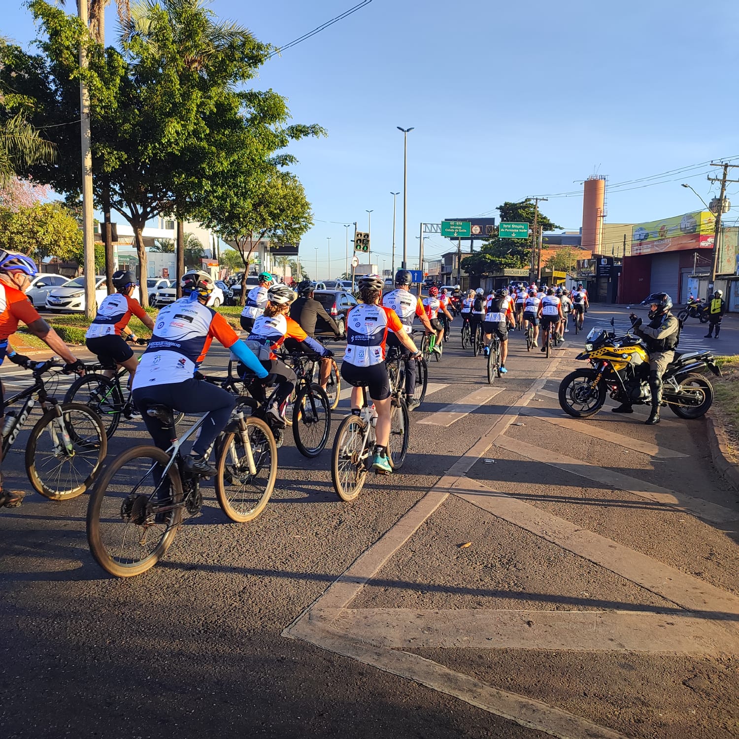 SET orienta ciclistas para pedalar seguros no feriado prolongado
