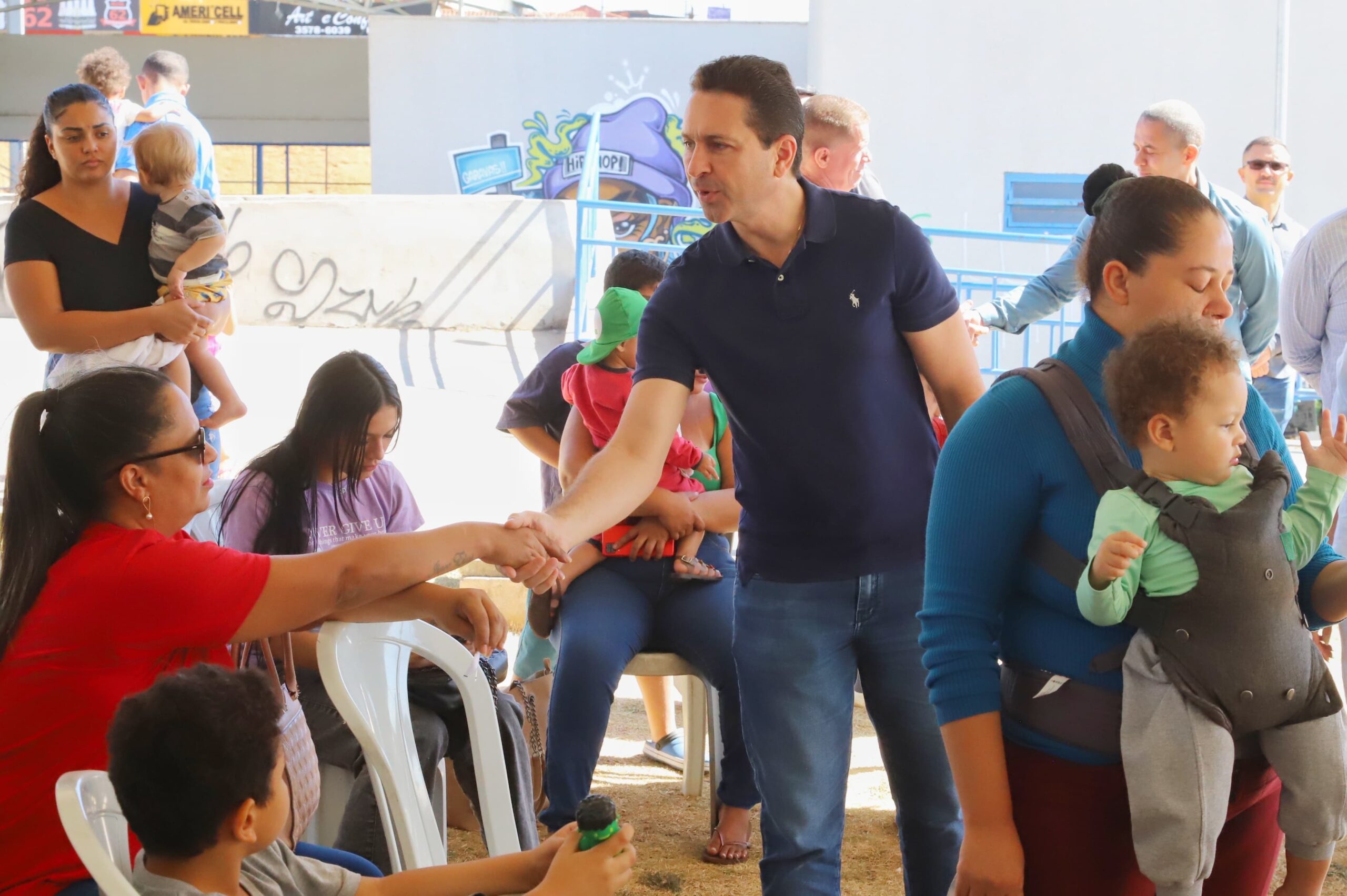 Aparecida recebe novos cartões do Mães de Goiás com apoio da Prefeitura