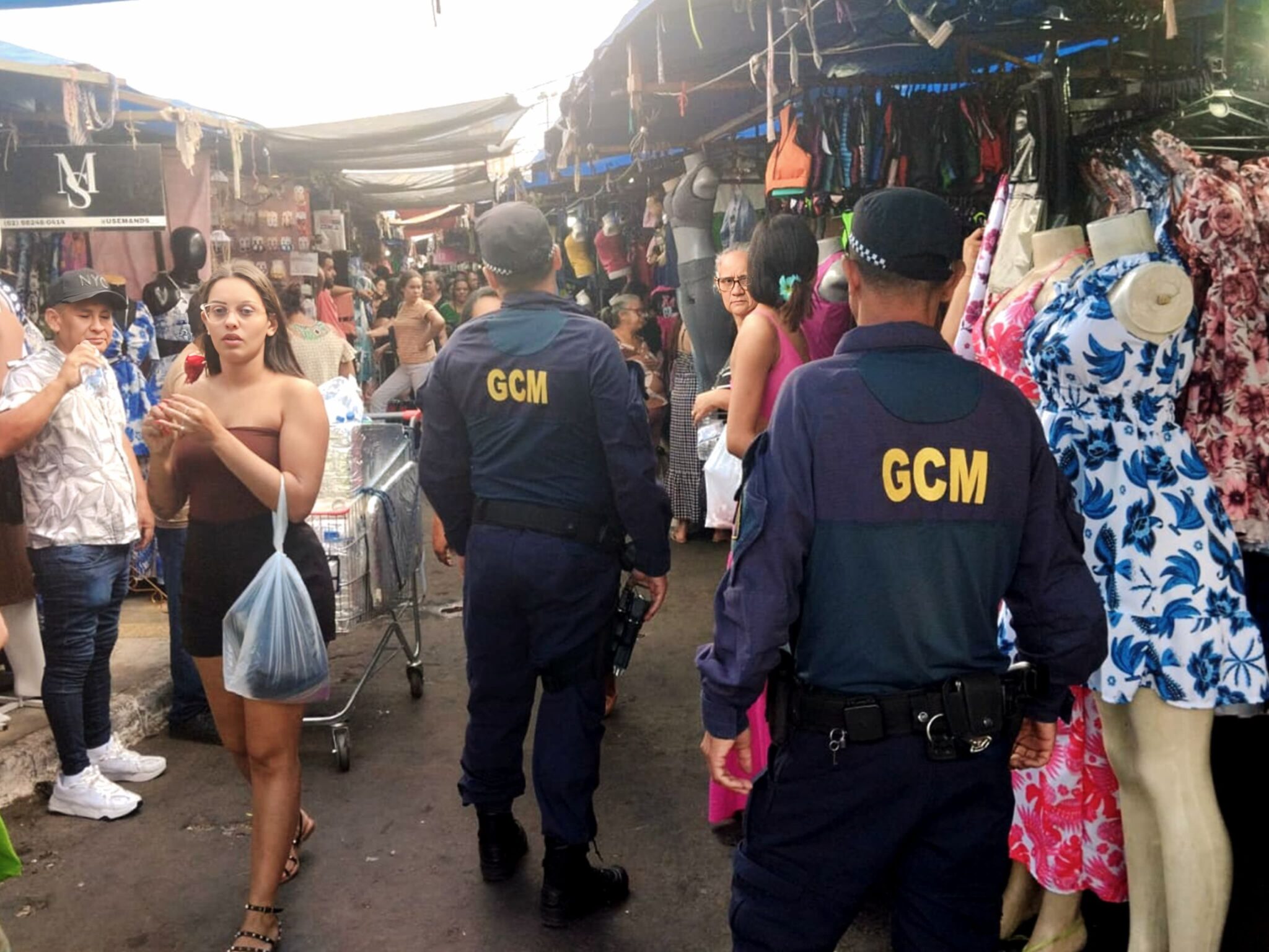 Mulher é detida na Feira Hippie por uso ilegal de cartão de crédito perdido