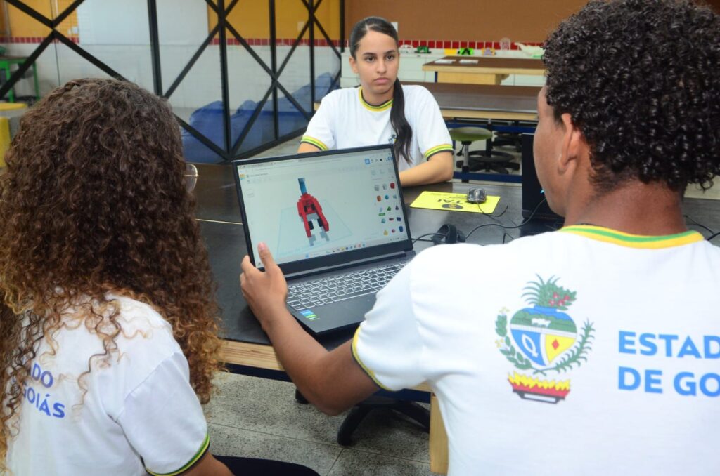 Goiás Social investe R$ 14 mi em bolsas de R$ 300–400 para 3,6 mil estudantes