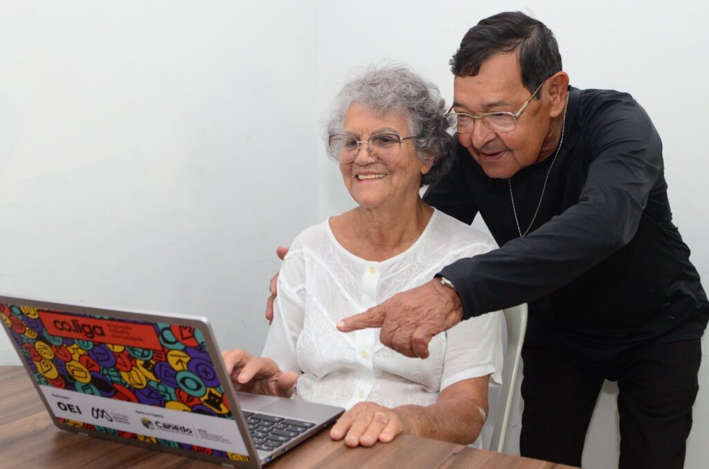 Goiás Social oferece 360 vagas gratuitas em curso de inclusão digital para idosos