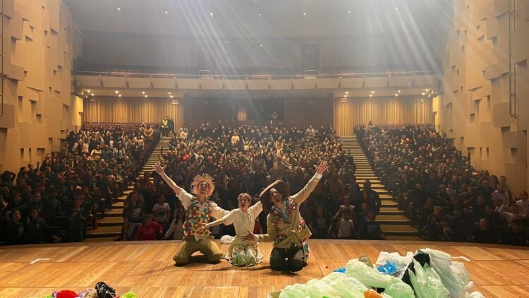 Escolas do Futuro abrem 624 vagas gratuitas em teatro e violão