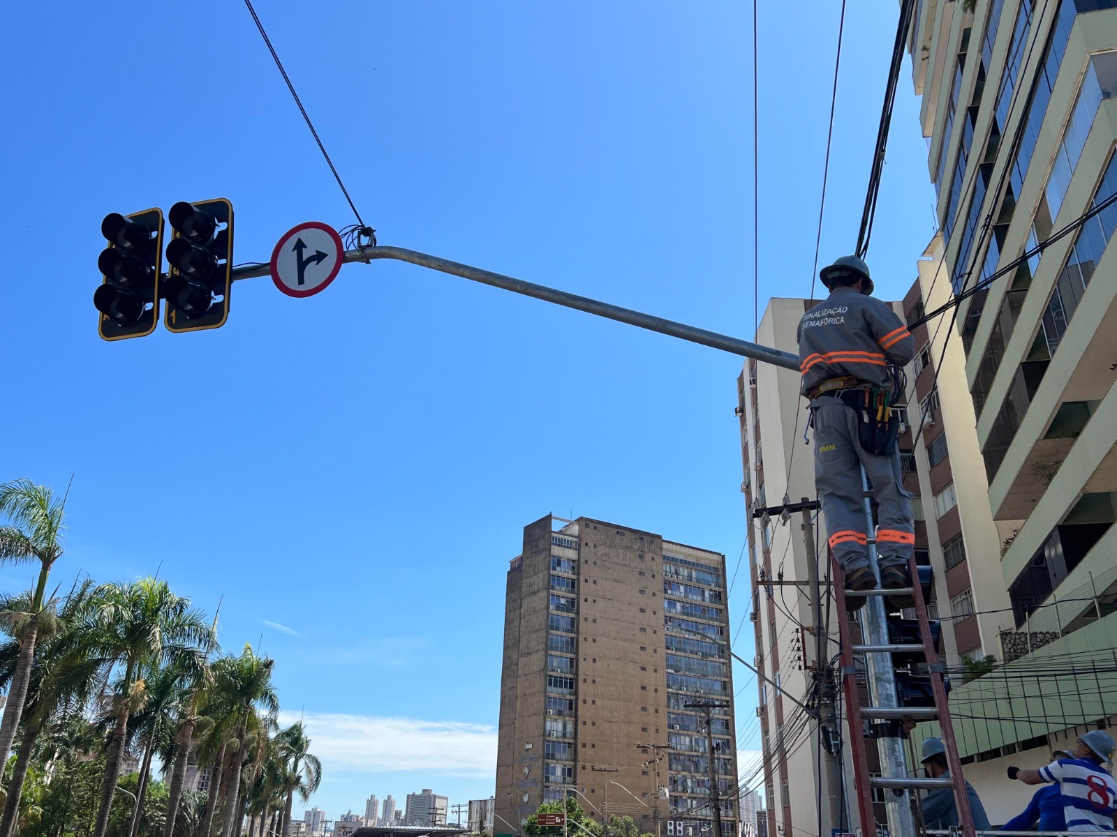 Goiânia faz manutenção em semáforos no Setor Sul e Jardim Goiás