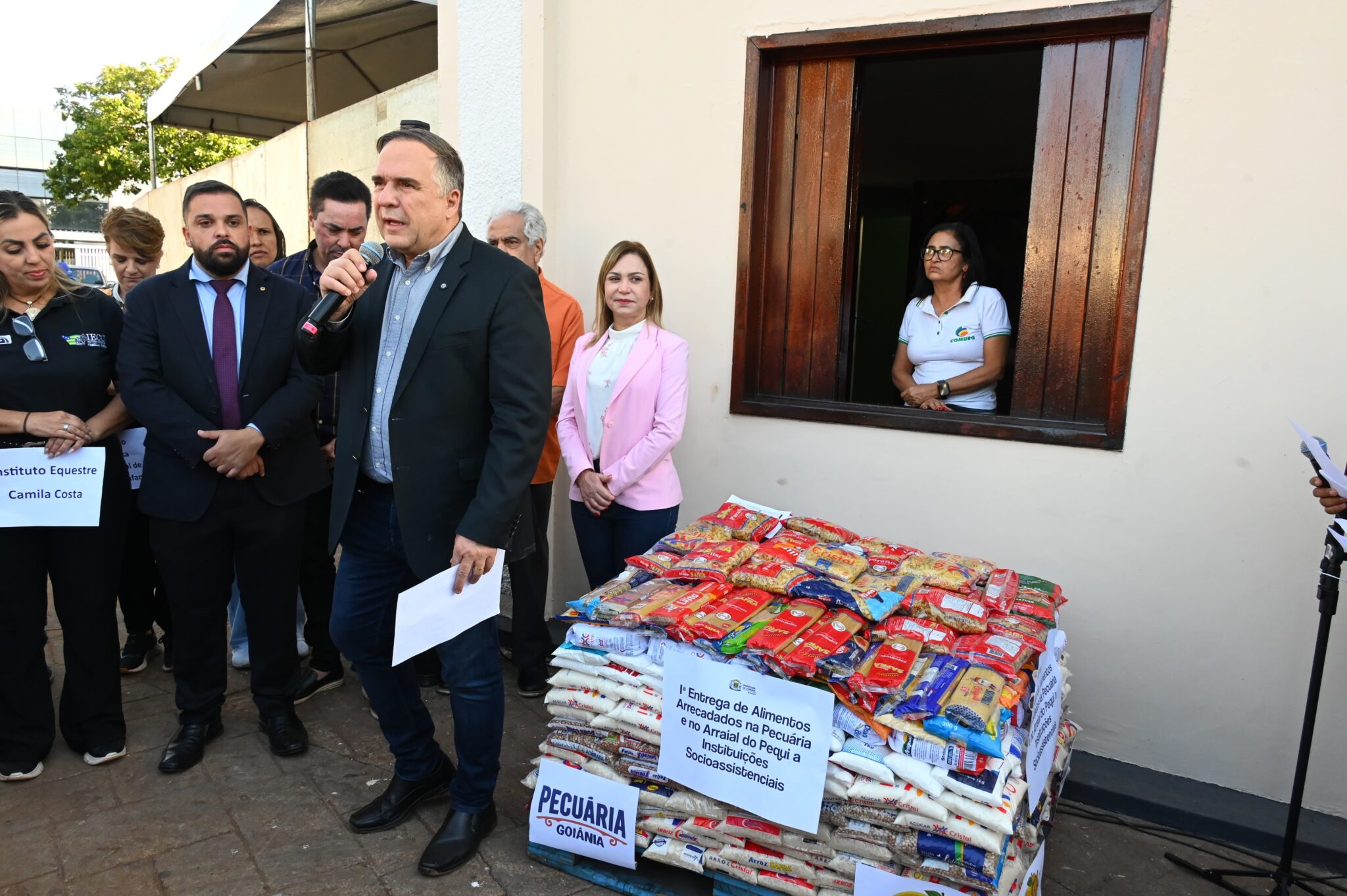 Mabel entrega 20 toneladas de alimentos a entidades sociais de Campinas