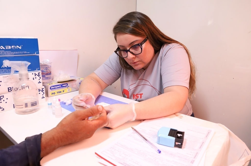 Aparecida reforça prevenção às hepatites com ações itinerantes no Julho Amarelo