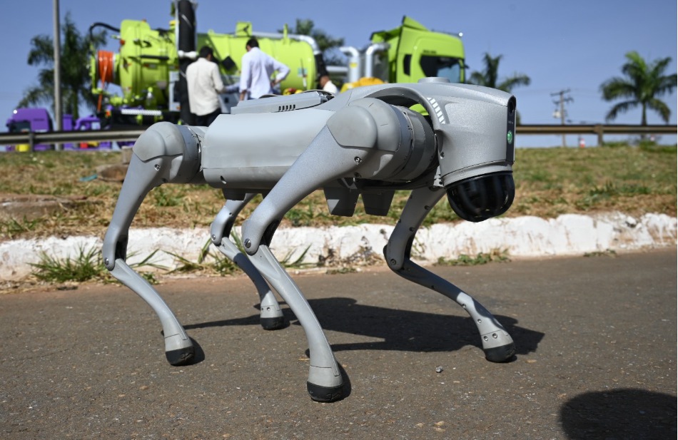 Goinfra usa robô para desentupir drenagem pluvial e evitar alagamentos nas rodovias