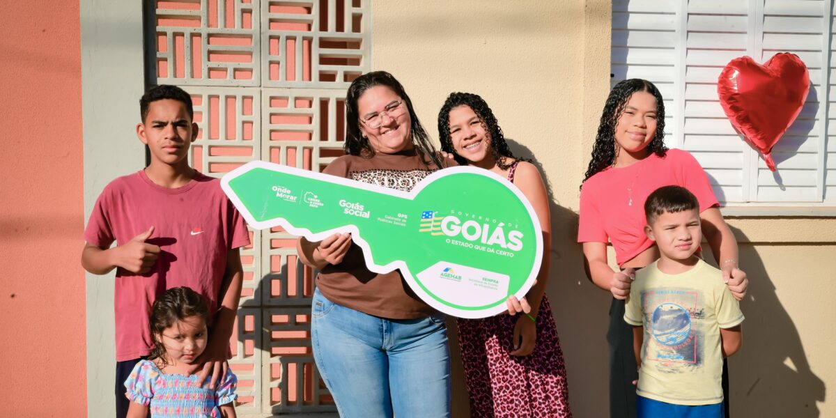 Caiado entrega 4 mil casas a custo zero em Goiás