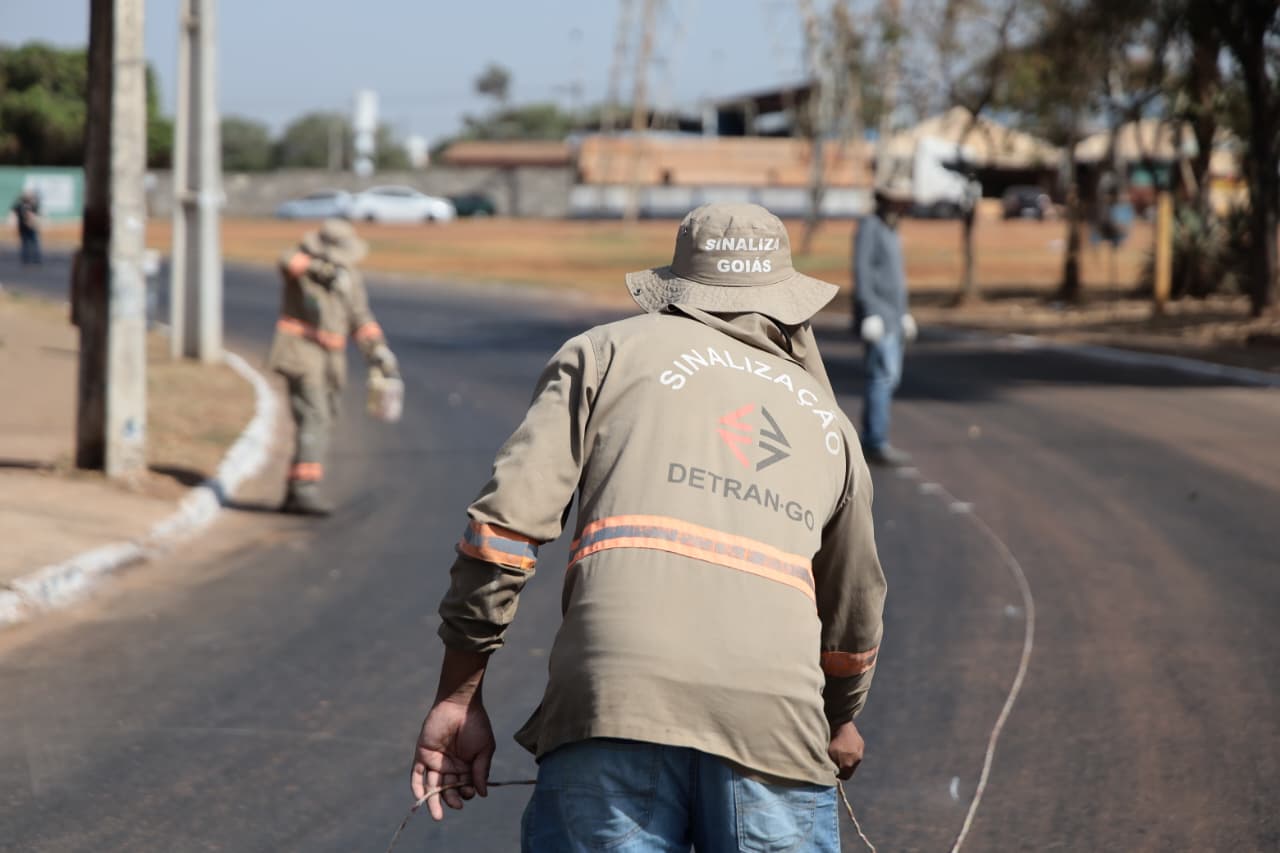 SMTA e Detran-GO começam revitalização de 10 km de sinalização viária em Aparecida