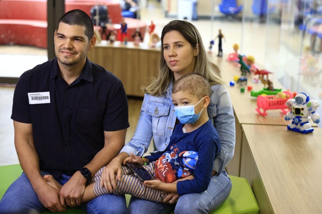 Cora alia acolhimento humanizado e tecnologia de ponta no combate ao câncer infantojuvenil