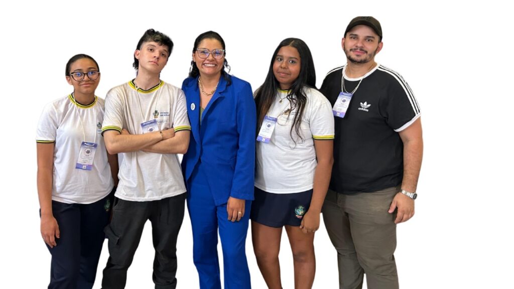 Smartwatch sustentável de alunos de Anápolis conquista 1º lugar em Moscitec