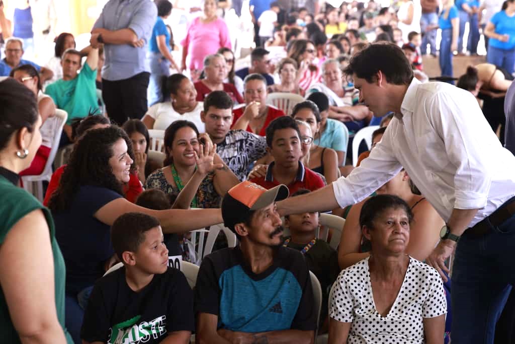 Governo de Goiás investe R$ 13,3 mi em rodovias e entrega 42 moradias na Estrada de Ferro