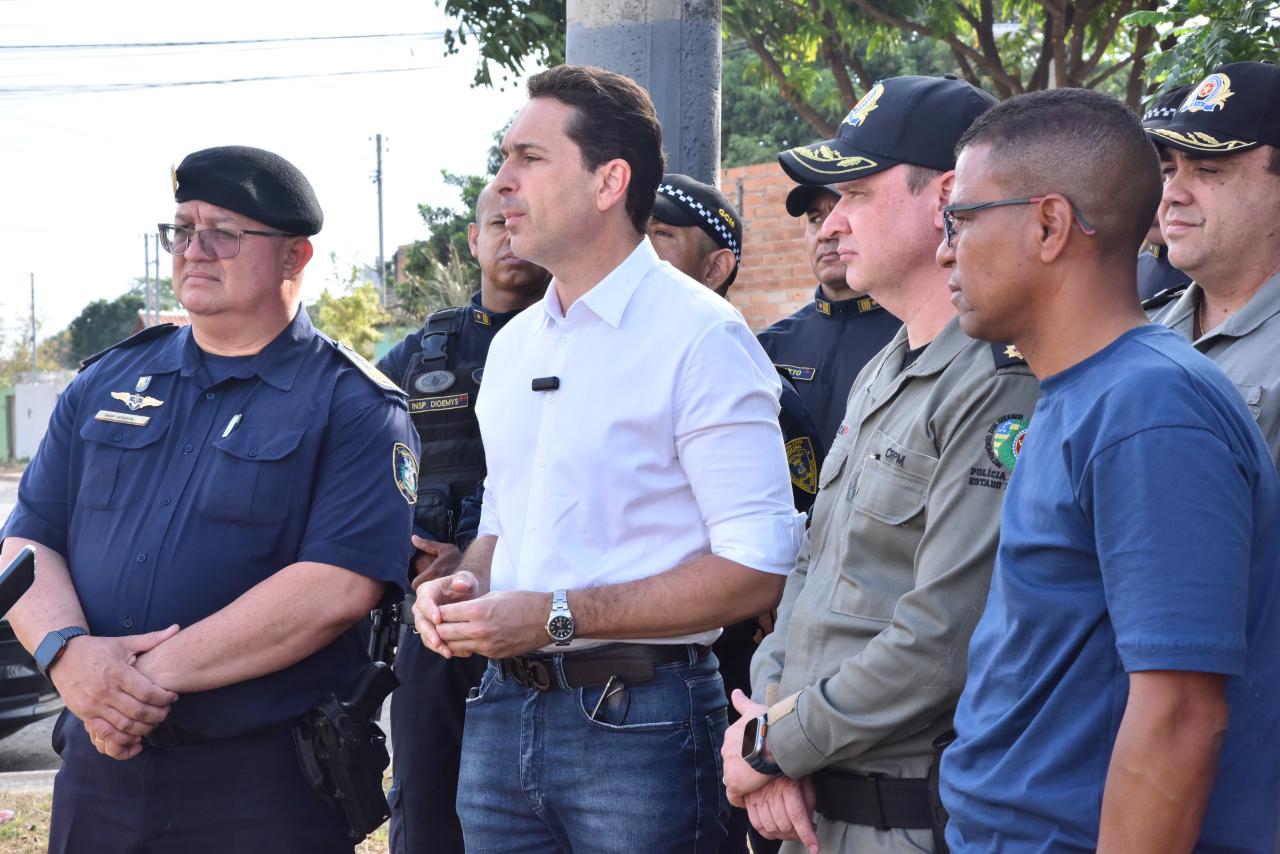 Prefeito Vilela promete rigor após pichação em praça revitalizada no Jardim Tropical
