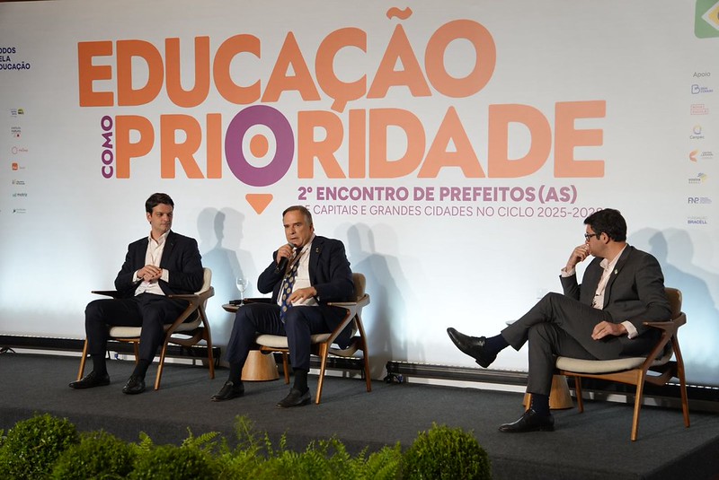 Mabel apresenta transformação tecnológica na educação de Goiânia em Brasília