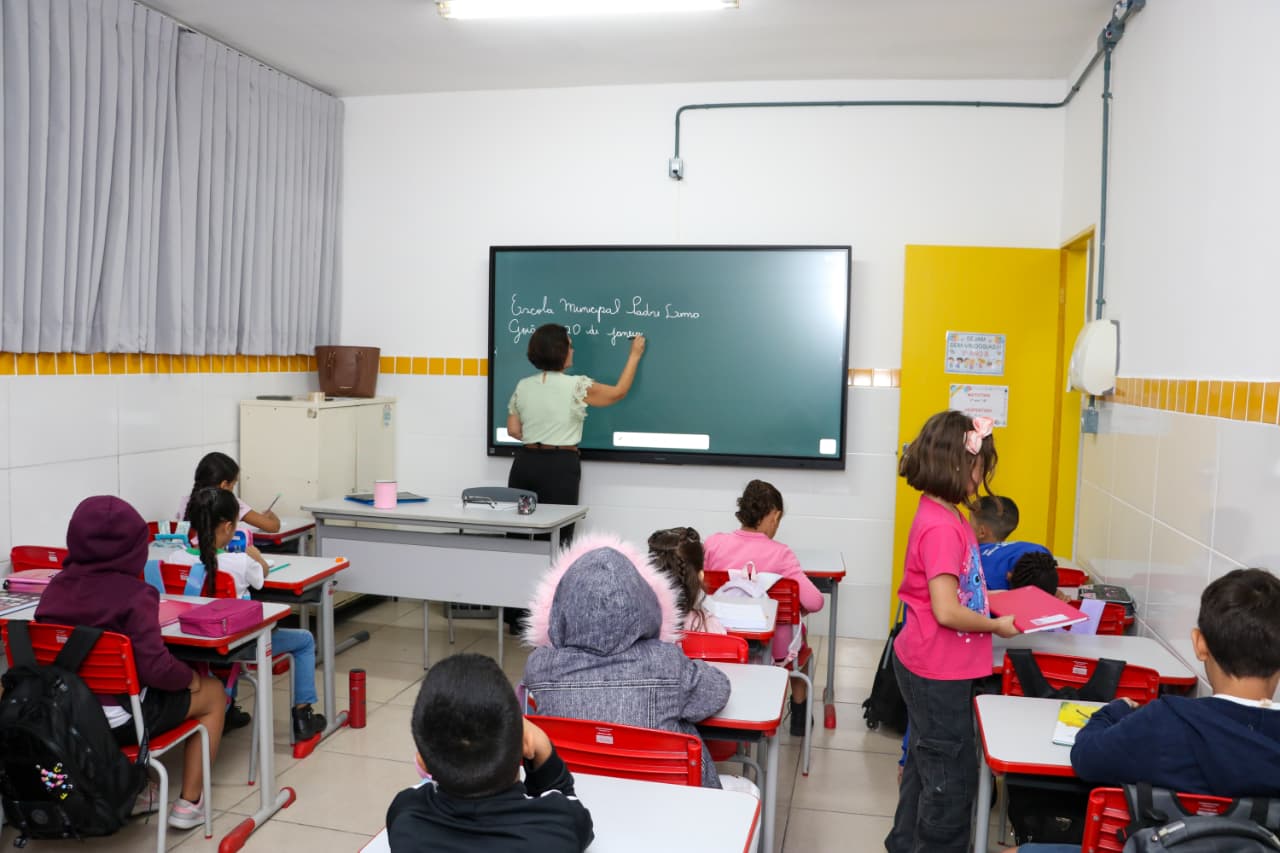 Prefeitura oferece seis mil vagas em curso para professores sobre práticas pedagógicas inclusivas