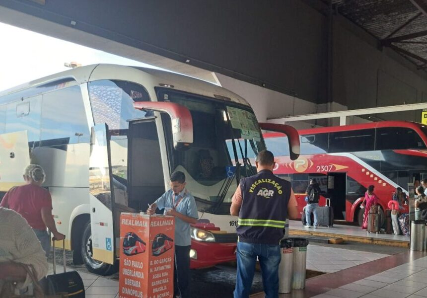 Vai viajar no Carnaval? Evite transporte clandestino