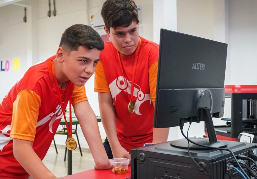 Curso gratuito de introdução à robótica abre mais de 900 vagas em Goiás