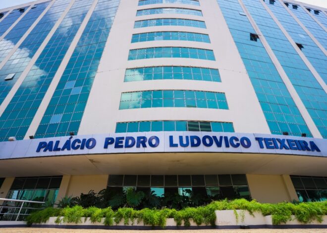 Força-tarefa da Comurg executa 1,3 milhão de m² de poda de gramado em 10 dias