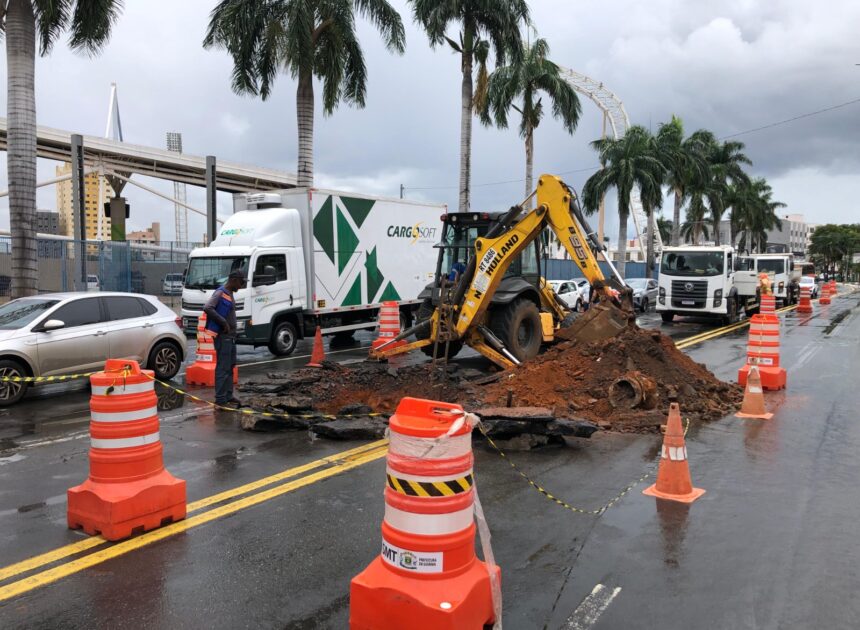 Prefeitura de Goiânia recupera erosão na Avenida Paranaíba