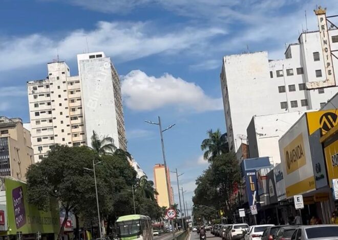 Prefeitura de Goiânia realiza operação de reordenamento urbano na região Central para desobstrução de calçadas