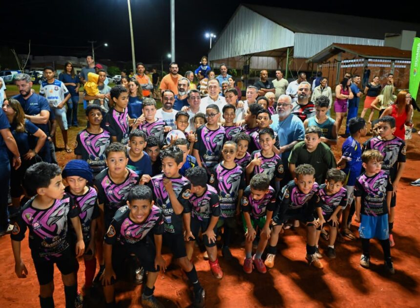 Mabel lança revitalização do campo de futebol do Residencial Orlando de Morais