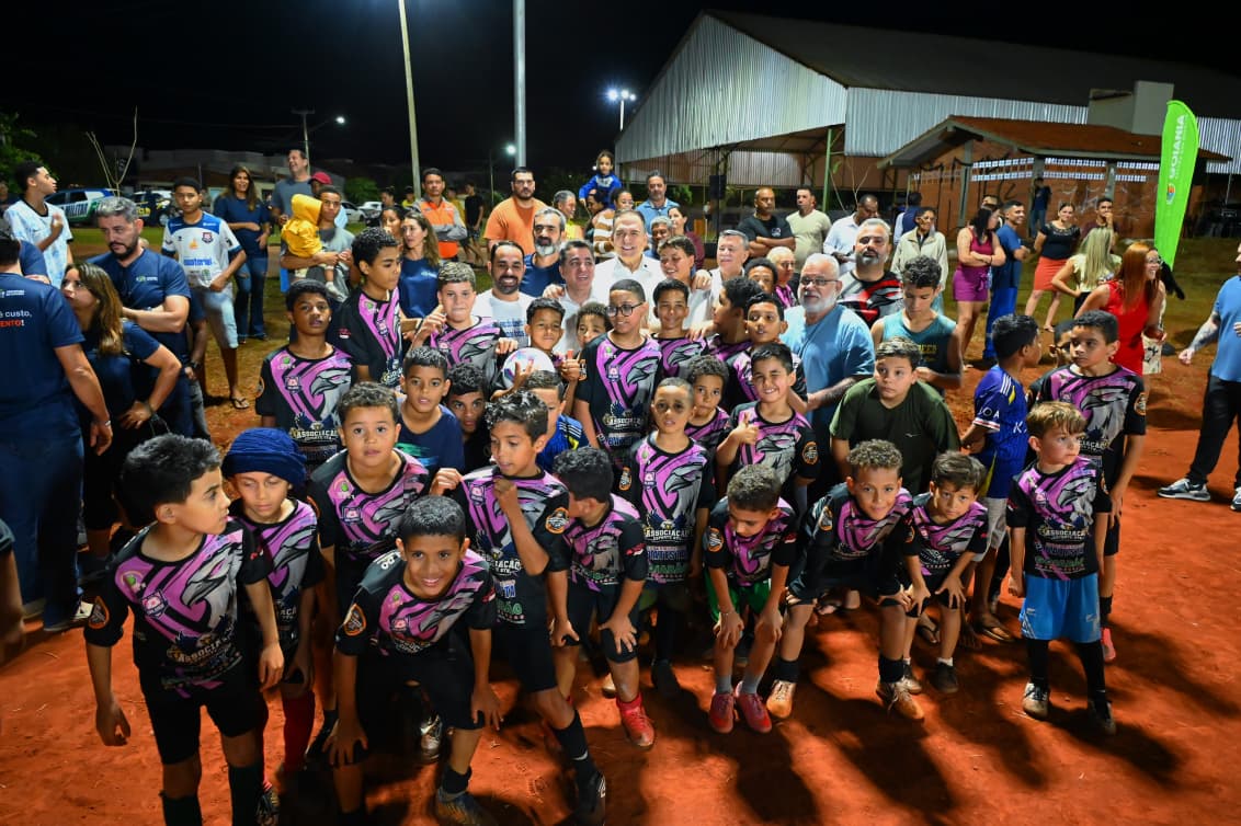 Mabel lança revitalização do campo de futebol do Residencial Orlando de Morais