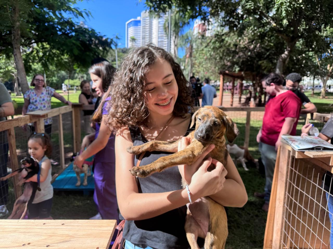 Goiânia amplia ações de proteção animal com adoção e conscientização em evento no Parque Flamboyant