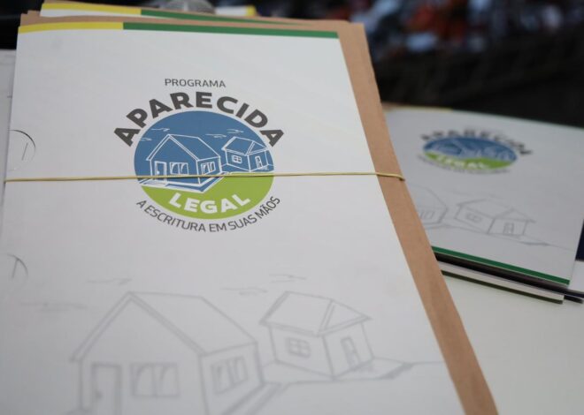 PREFEITURA ENTREGA 93 ESCRITURAS DEFINITIVAS A FAMÍLIAS DE 12 BAIRROS EM APARECIDA