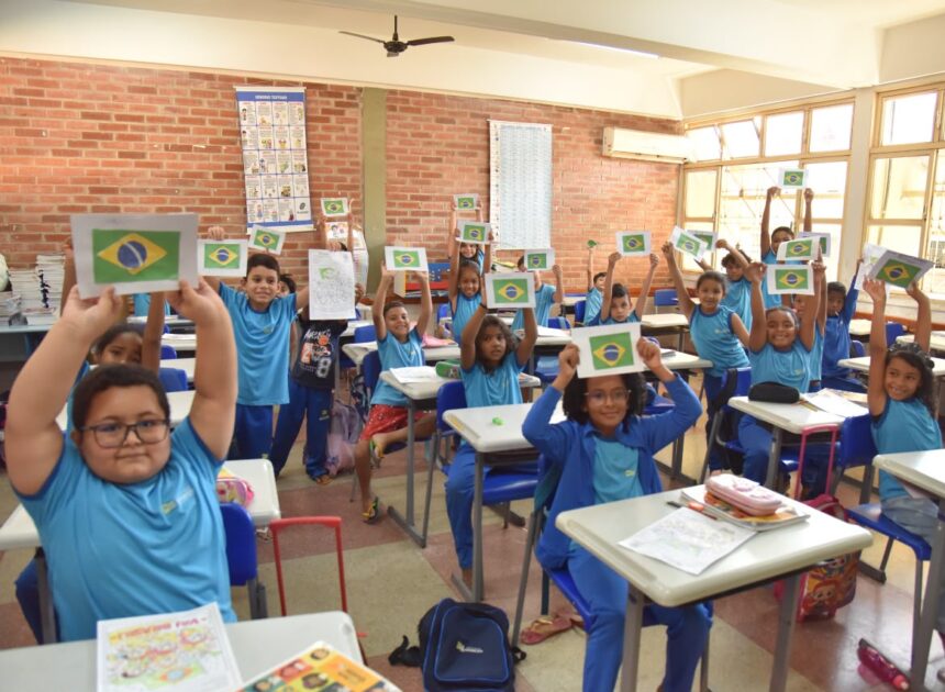 Escolas municipais de Aparecida entram em clima de Copa do Mundo e transformam futebol em ferramenta de aprendizagem
