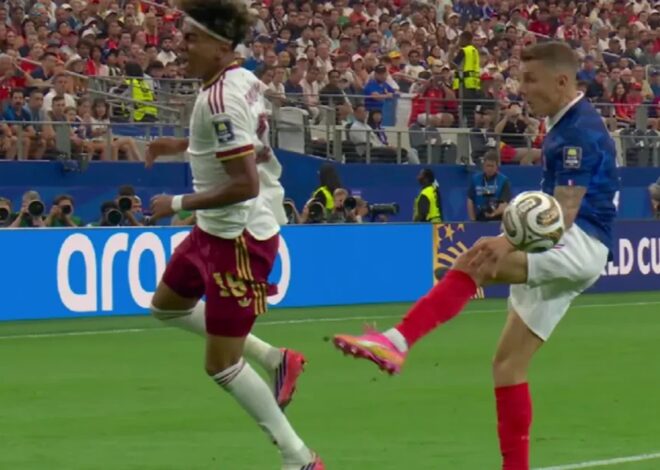 PLACAR ABERTO: Espanha faz 1 a 0 de pênalti em lance infeliz de lateral da França