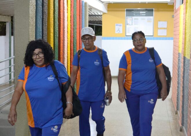 Educação de jovens e adultos da Prefeitura transforma trajetória de família que voltou a estudar na mesma sala
