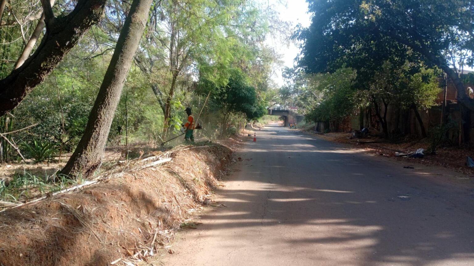 Comurg inicia força‑tarefa de limpeza no Córrego Cascavel em Goiânia