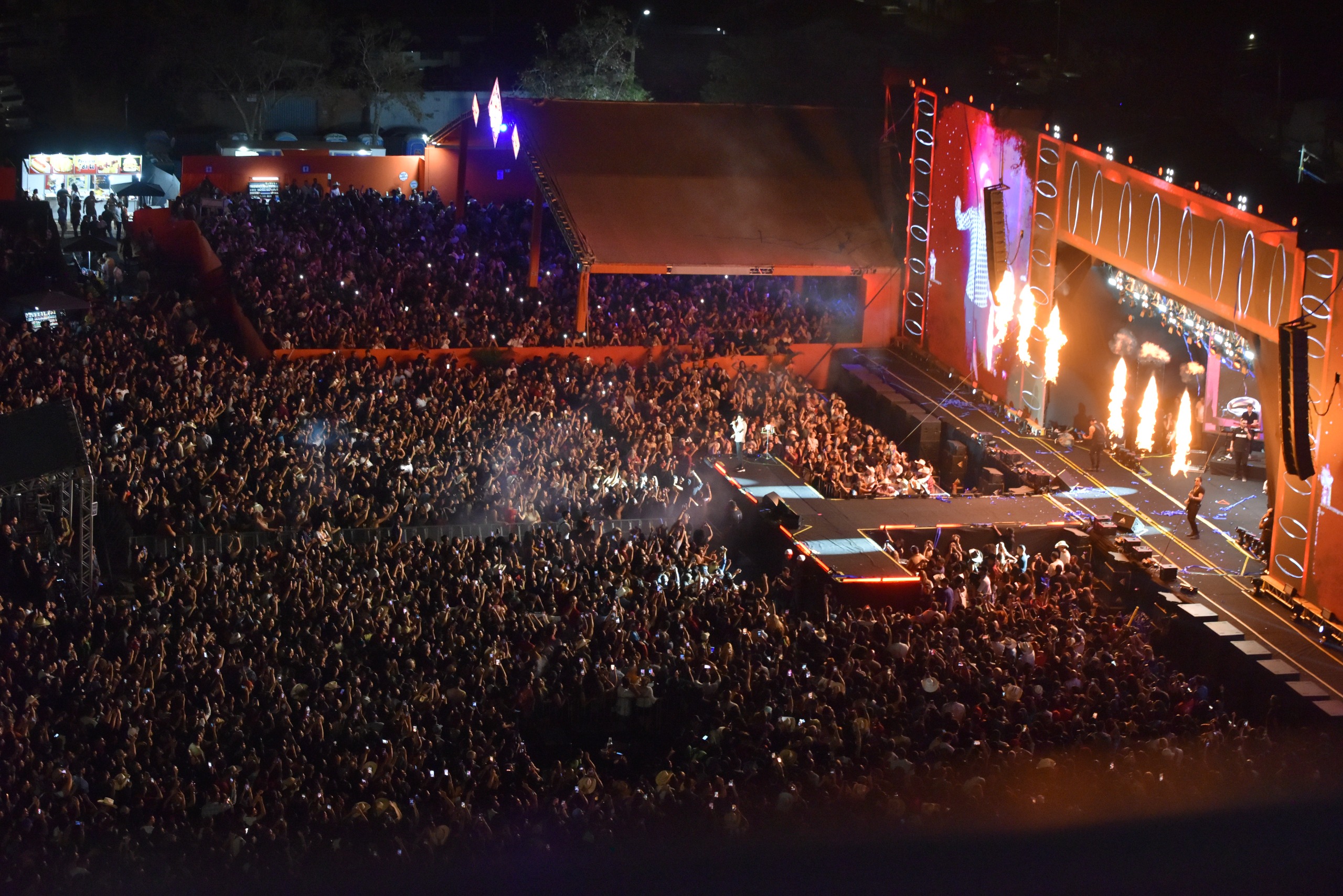 APARECIDA É SHOW 2026 ENCERRA COM PÚBLICO RECORDE DE 50 MIL PESSOAS E SHOW DE ZEZÉ DI CAMARGO