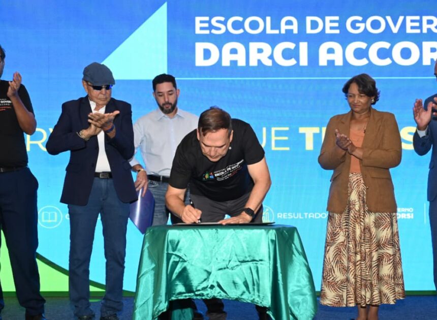 Mabel relança Escola de Governo e anuncia progressões para servidores de Goiânia